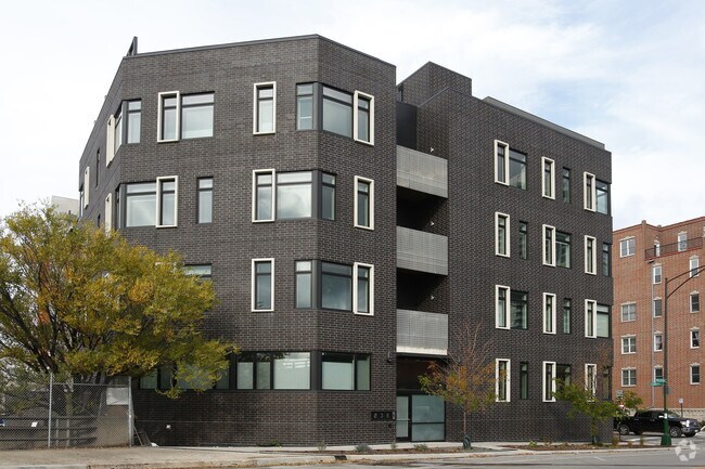 440 446 N Green St Chicago Il Apartment Finder Primary Photo 440 446 N Green St