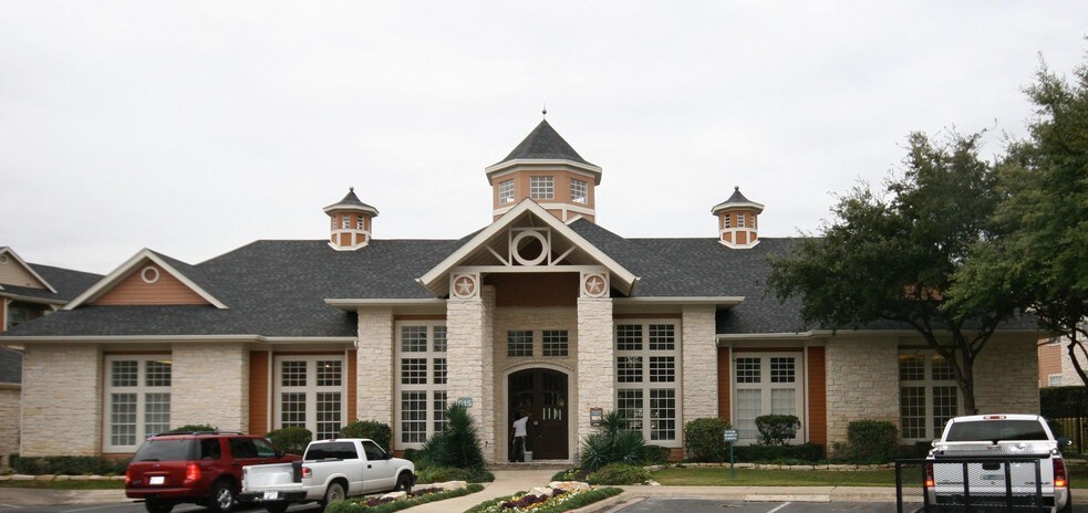 Steeplechase Apts Round Rock Tx Apartment Finder Primary Photo Steeplechase Apts