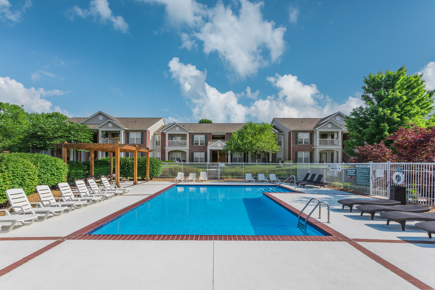 Steeplechase Apartments - Bloomington, IN | Apartment Finder