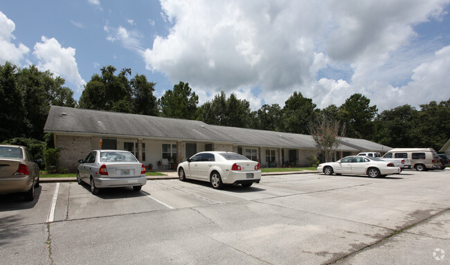 Briarwood Apartments - Middleburg, Fl 