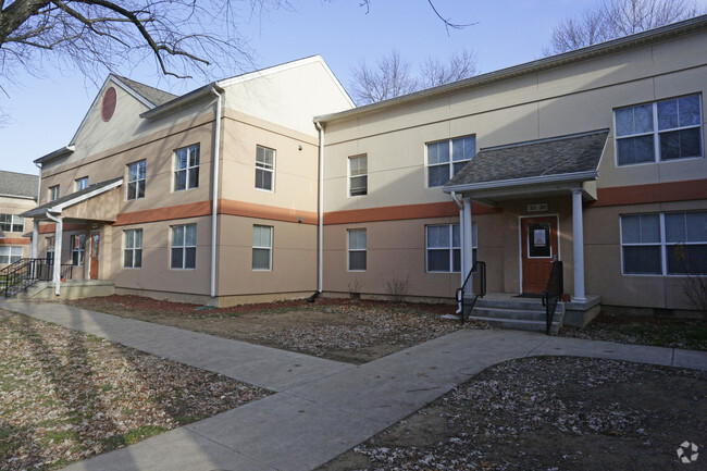 Mountain Oaks Apartments - Front Royal, VA | Apartment Finder