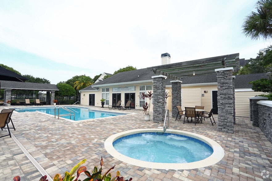 The Bentley At Cobbs Landing Palm Harbor Fl Apartment