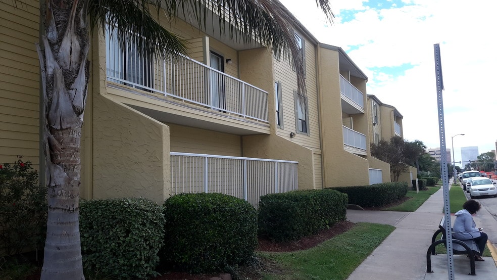 Carelton Courtyard Apartments Galveston, TX Apartment Finder