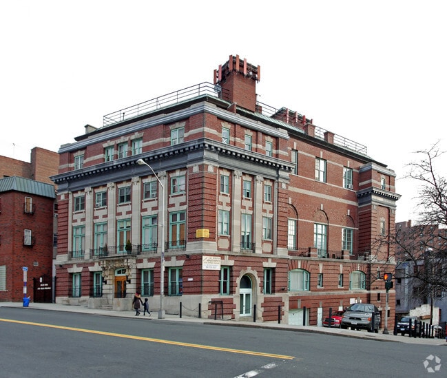 138 S Broadway Yonkers, NY Apartment Finder