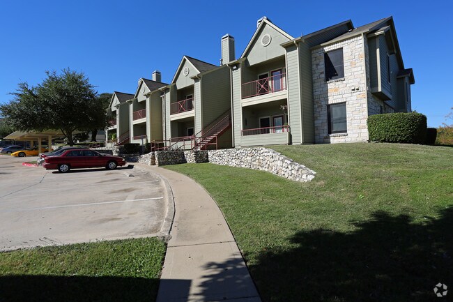 On The Green Austin, TX Apartment Finder
