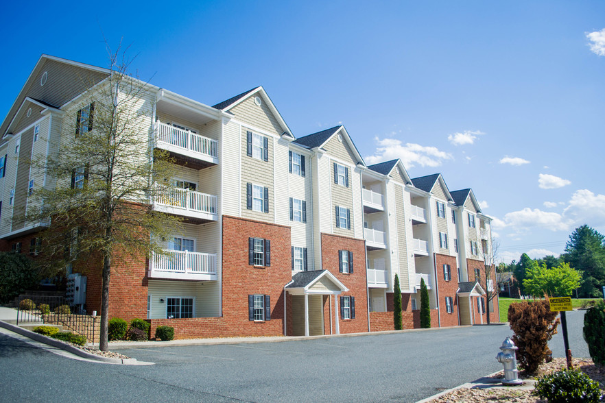 Parkside Grande at Cornerstone - Lynchburg, VA | Apartment Finder