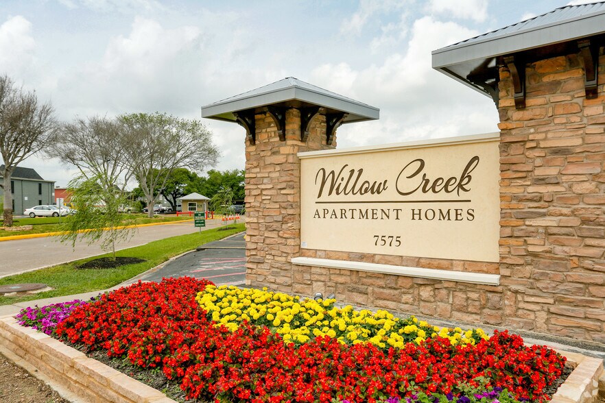 Willow Creek Houston, TX Apartment Finder