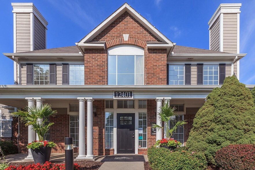 StoneBriar Woods Overland Park, KS Apartment Finder