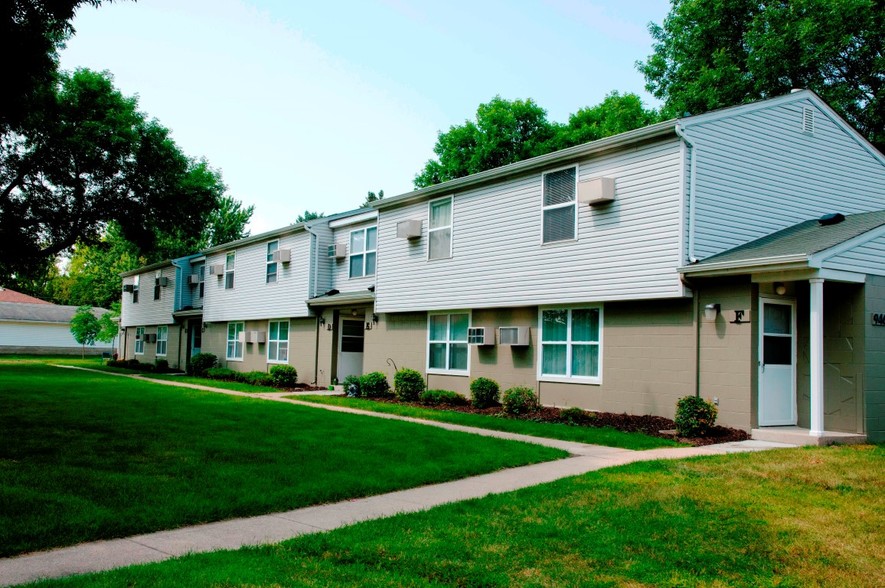 Homestead Village Townhomes - Rochester, MN | Apartment Finder