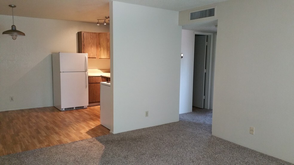 Main Gate Village Apartments Tucson Az Apartment Finder
