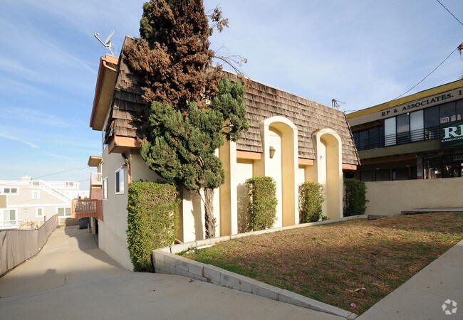 2121 Pacific Coast Hwy Hermosa Beach Ca Apartment Finder Primary Photo 2121 Pacific Coast Hwy