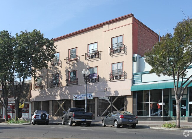 The Glenwood Porterville Ca Apartment Finder Building Photo The Glenwood