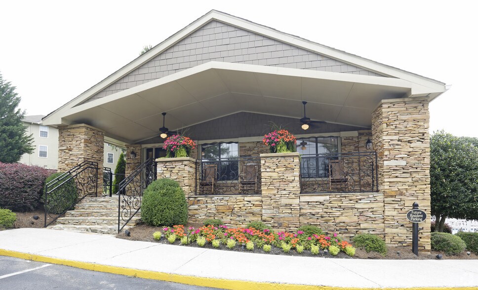 Pinnacle Village Apartments Pinnacle Village Apartments