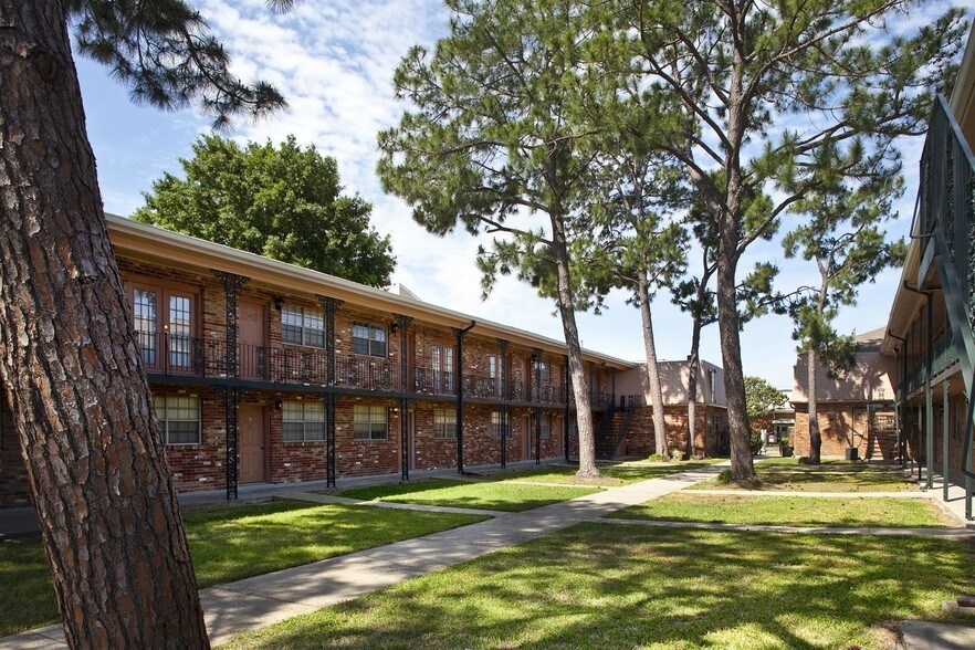Courtland Park Apartments Courtland Park Apartments