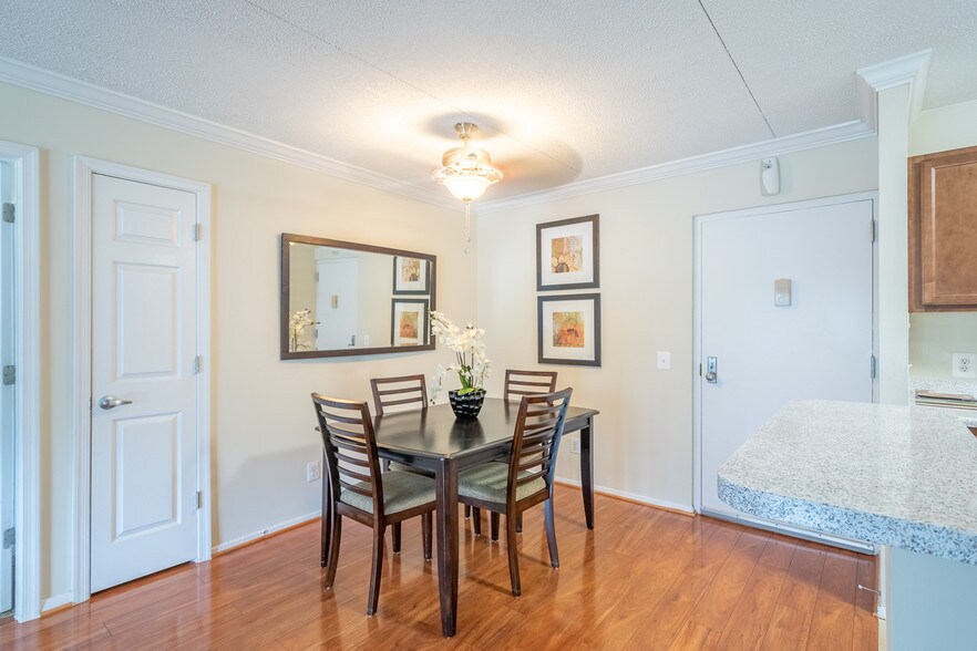 Eos 21 Apartment Homes Alexandria Va Finder