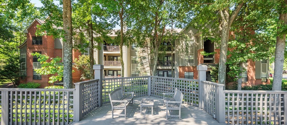 Lincoln On The Green Memphis Tn Apartment Finder