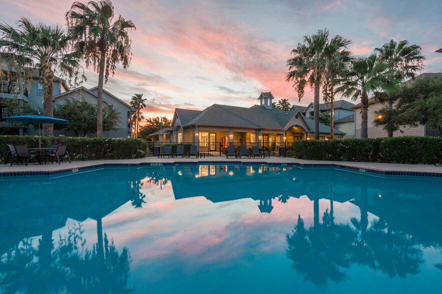 Lago Del Mar Laredo, TX Apartment Finder