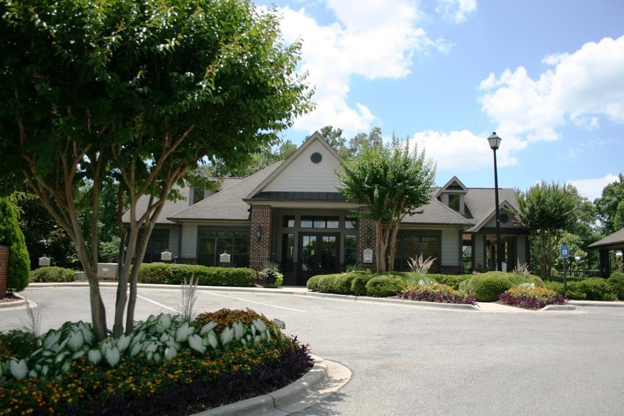 The Oaks at Lakeshore Birmingham, AL Apartment Finder