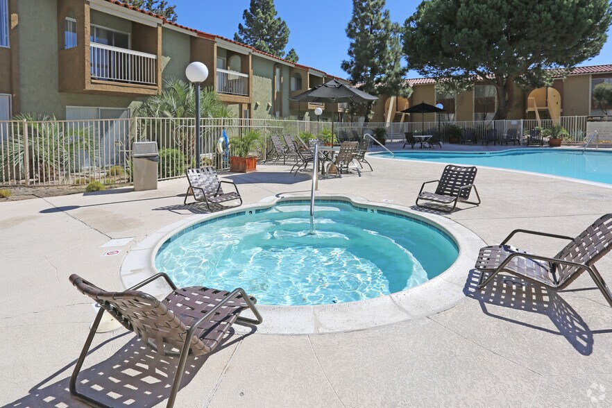 Veranda La Mesa La Mesa, CA Apartment Finder
