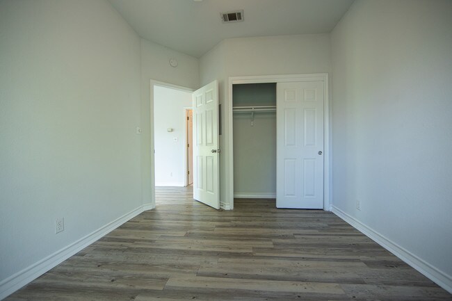 San Remo Apartments Austin Tx Apartment Finder 1x1 Bedroom San Remo Apartments