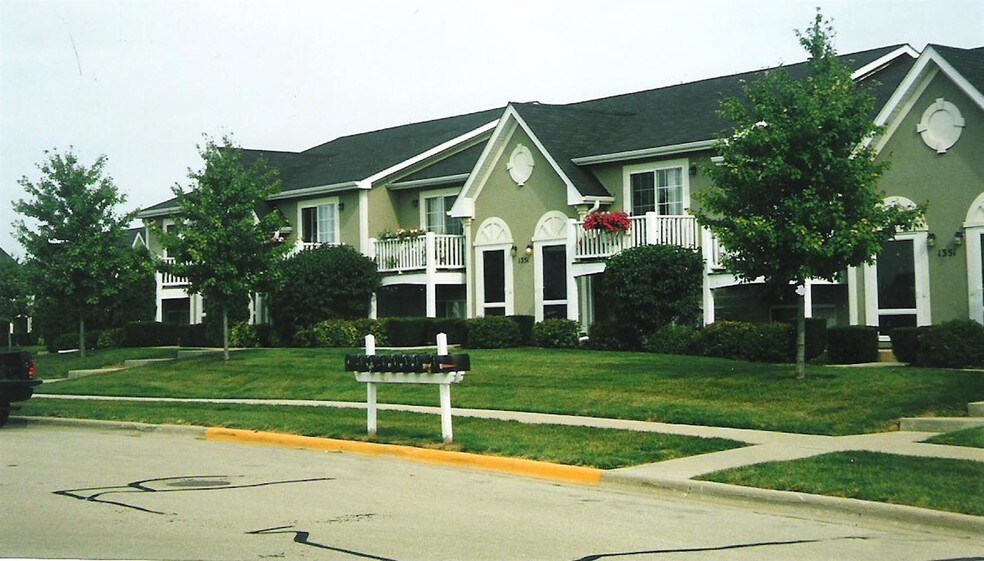Prairie Creek Townhomes DeKalb, IL Apartment Finder