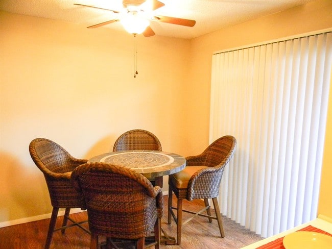 Pepper Tree Apartments Springfield, MO Apartment Finder