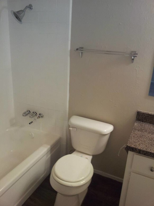 Holly Hills Denton, TX Apartment Finder