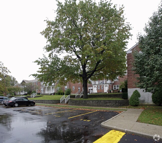 Oakland Gardens Apartments Oakland Gardens Apartments